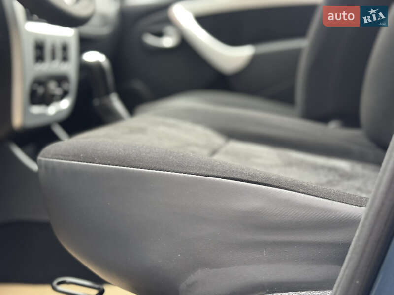 Хэтчбек Dacia Sandero 2008 в Умани