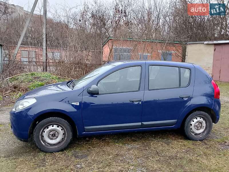 Хетчбек Dacia Sandero 2009 в Сумах фото Хетчбек Dacia Sandero 2009 в Сумах