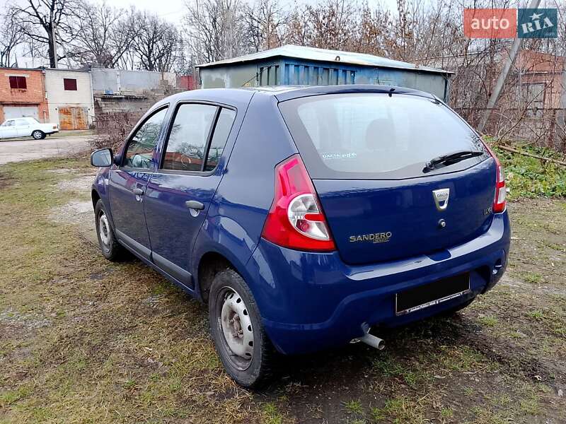 Хетчбек Dacia Sandero 2009 в Сумах фото 6 Хетчбек Dacia Sandero 2009 в Сумах