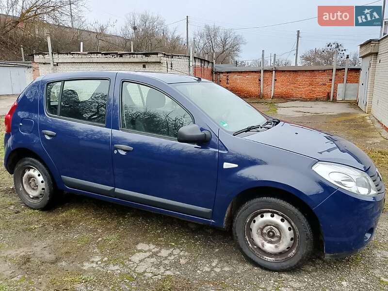 Хетчбек Dacia Sandero 2009 в Сумах фото 12 Хетчбек Dacia Sandero 2009 в Сумах