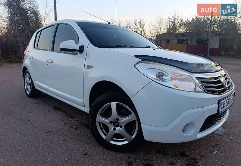 Хетчбек Dacia Sandero 2010 в Ріпках фото Хетчбек Dacia Sandero 2010 в Ріпках