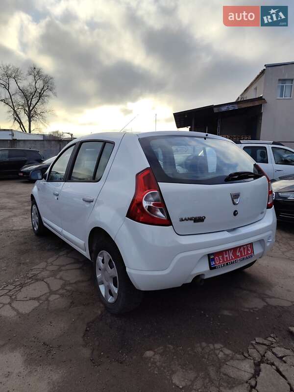 Хетчбек Dacia Sandero 2010 в Чернігові