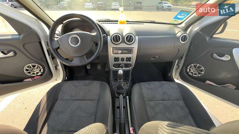 Хетчбек Dacia Sandero 2009 в Кременчуці