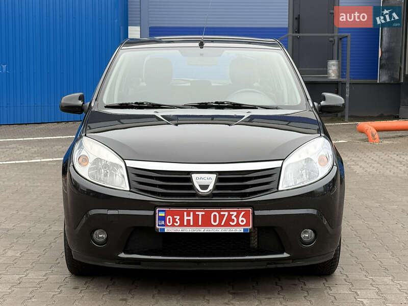 Хэтчбек Dacia Sandero 2011 в Ровно