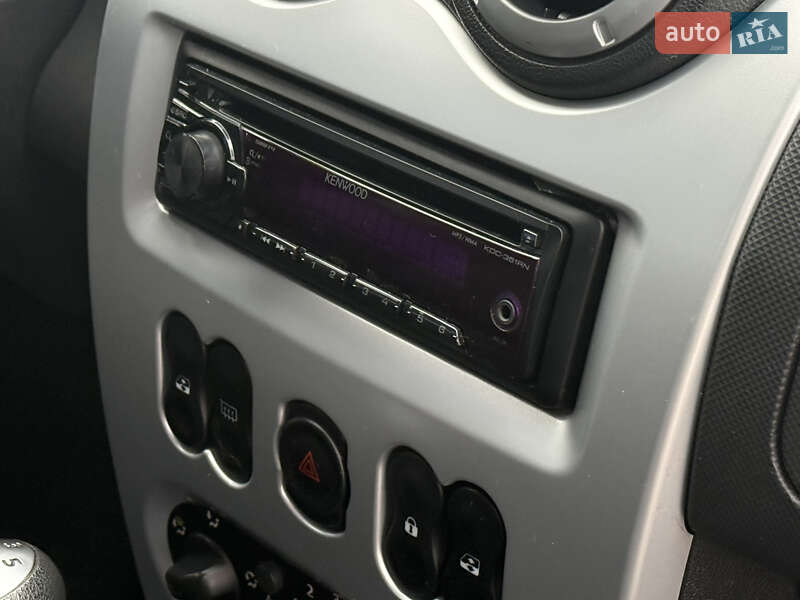 Хэтчбек Dacia Sandero 2011 в Ровно