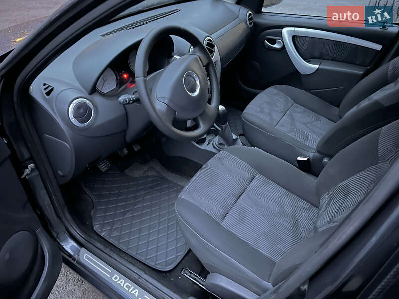 Хетчбек Dacia Sandero 2008 в Києві