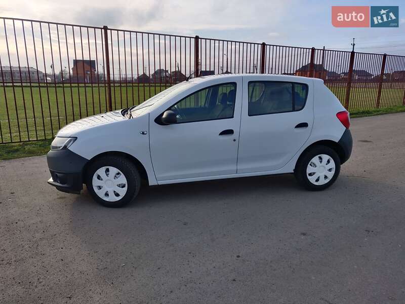 Хэтчбек Dacia Sandero 2013 в Луцке