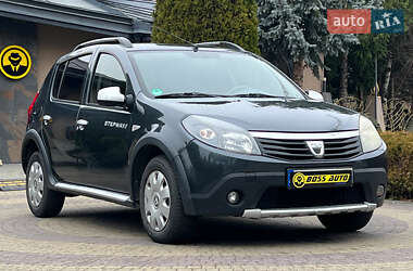 Хэтчбек Dacia Sandero 2011 в Львове