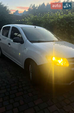 Хэтчбек Dacia Sandero 2013 в Кременце