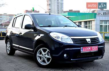 Хетчбек Dacia Sandero 2011 в Львові