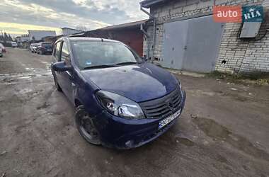 Хэтчбек Dacia Sandero 2009 в Львове