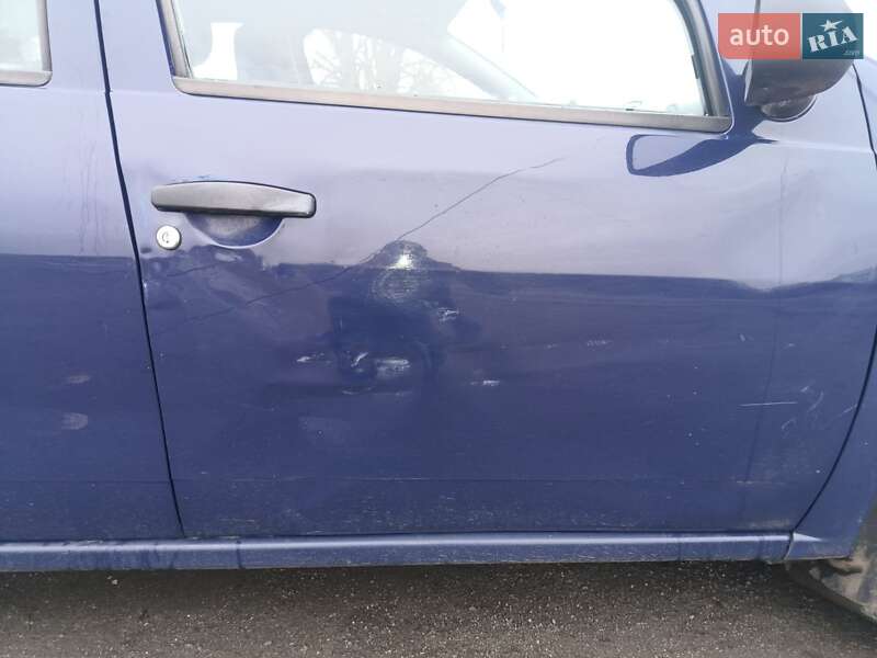 Хэтчбек Dacia Sandero 2008 в Любаре