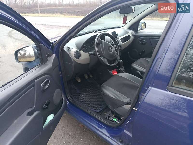 Хэтчбек Dacia Sandero 2008 в Любаре