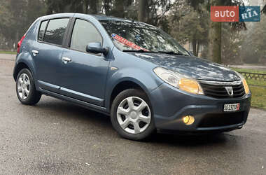 Хетчбек Dacia Sandero 2008 в Умані