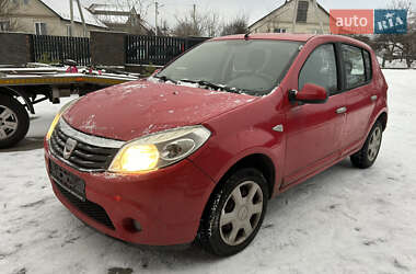 Хетчбек Dacia Sandero 2010 в Луцьку