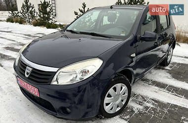 Хетчбек Dacia Sandero 2010 в Луцьку