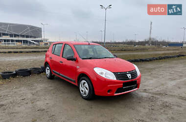 Хетчбек Dacia Sandero 2012 в Львові