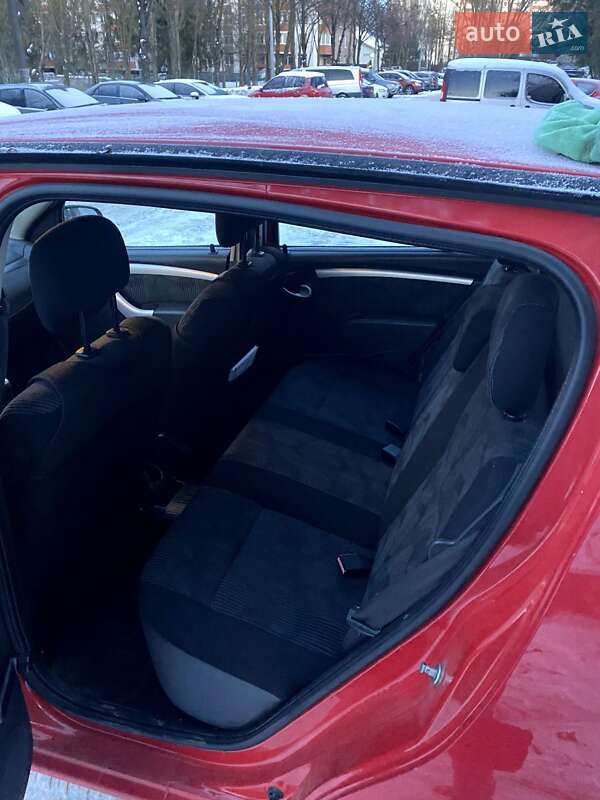 Хэтчбек Dacia Sandero 2009 в Тернополе