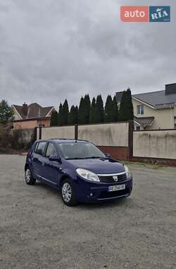Хетчбек Dacia Sandero 2008 в Дніпрі
