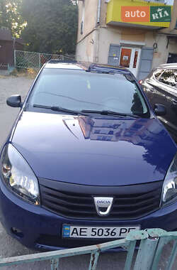 Хэтчбек Dacia Sandero 2009 в Одессе