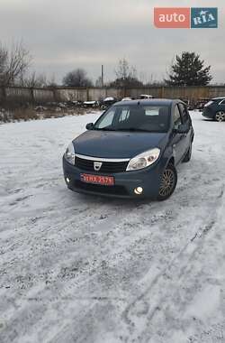 Хетчбек Dacia Sandero 2009 в Сумах