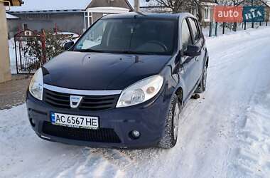 Хетчбек Dacia Sandero 2010 в Володимирі
