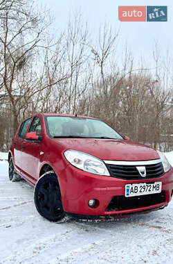 Хэтчбек Dacia Sandero 2010 в Вороновице