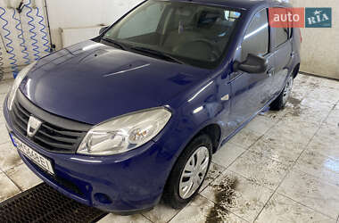 Хэтчбек Dacia Sandero 2009 в Бурыни