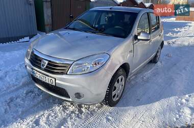Хетчбек Dacia Sandero 2011 в Львові