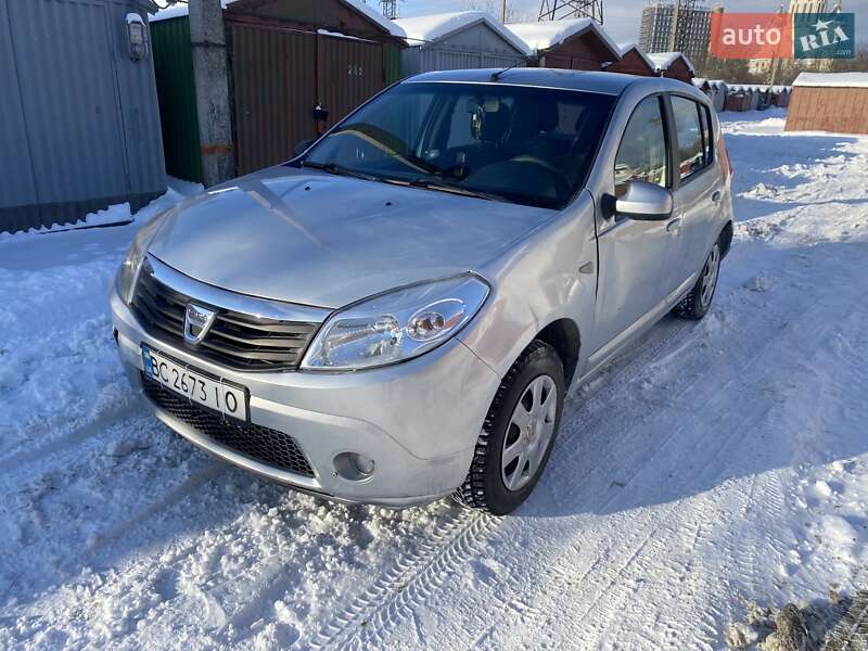 Dacia Sandero 2011