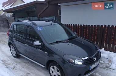 Хетчбек Dacia Sandero 2010 в Городку