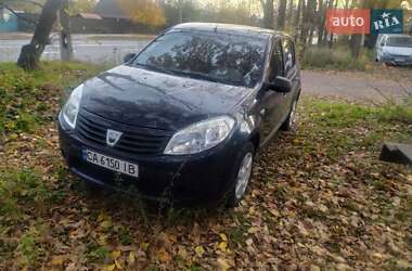 Хэтчбек Dacia Sandero 2010 в Черкассах
