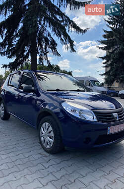 Хэтчбек Dacia Sandero 2009 в Колках