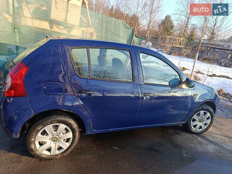 Хэтчбек Dacia Sandero 2009 в Староконстантинове