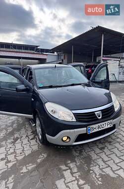 Хетчбек Dacia Sandero 2012 в Герці