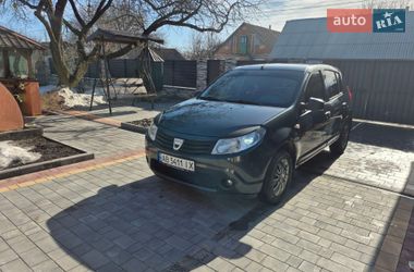 Хэтчбек Dacia Sandero 2009 в Виннице