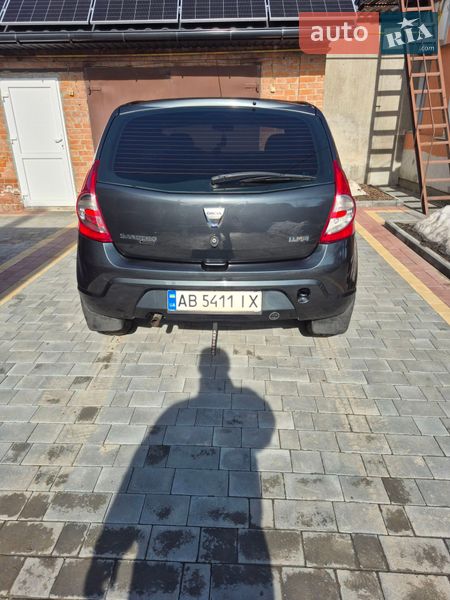 Хэтчбек Dacia Sandero 2009 в Виннице
