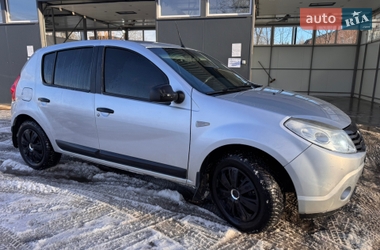 Хэтчбек Dacia Sandero 2009 в Кролевце