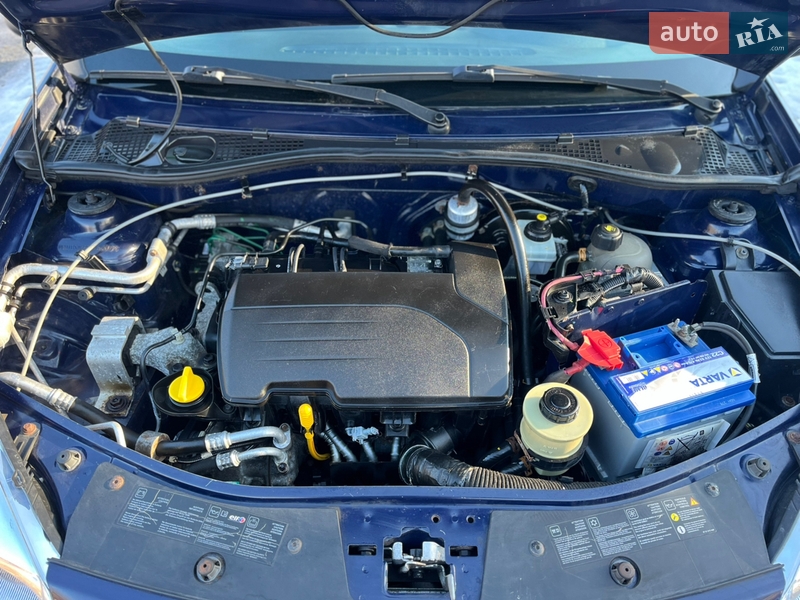 Хэтчбек Dacia Sandero 2012 в Хороле