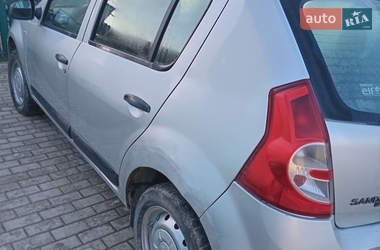 Хэтчбек Dacia Sandero 2010 в Борщеве