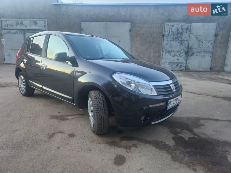 Dacia Sandero 2011