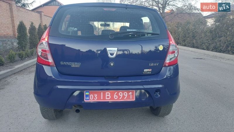 Хэтчбек Dacia Sandero 2009 в Александрие