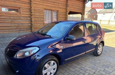 Хэтчбек Dacia Sandero 2009 в Львове
