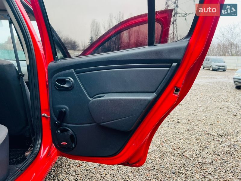 Хэтчбек Dacia Sandero 2009 в Харькове