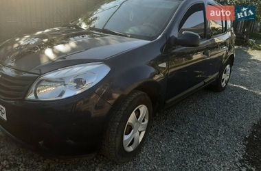 Хэтчбек Dacia Sandero 2011 в Ужгороде