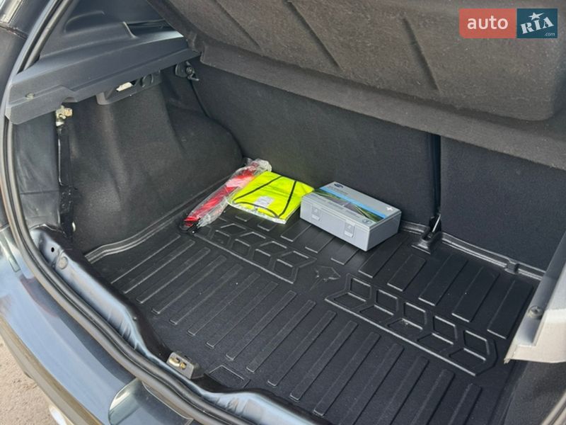 Хэтчбек Dacia Sandero 2010 в Остроге