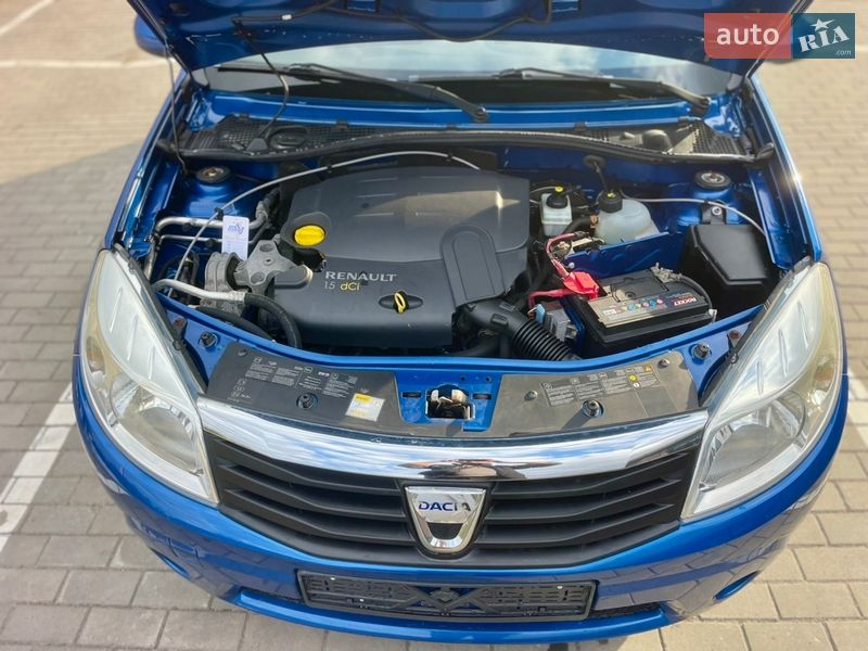 Хэтчбек Dacia Sandero 2010 в Луцке