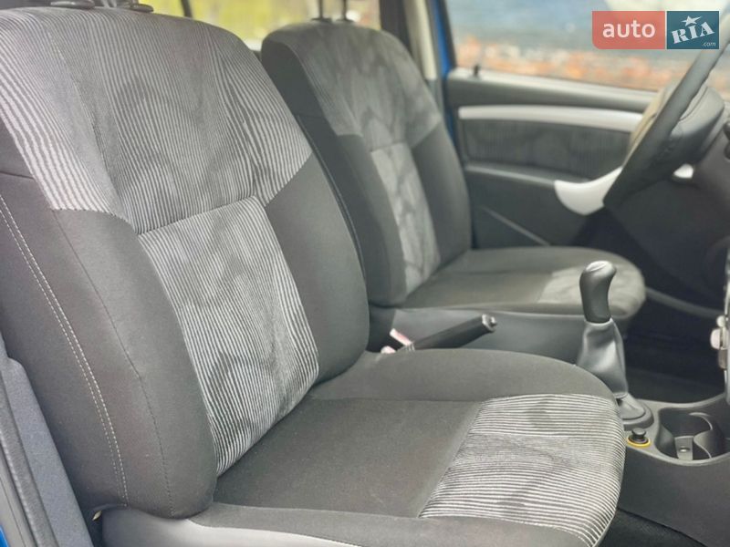 Хэтчбек Dacia Sandero 2010 в Луцке