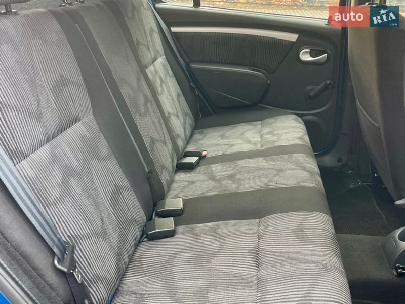 Хэтчбек Dacia Sandero 2010 в Луцке
