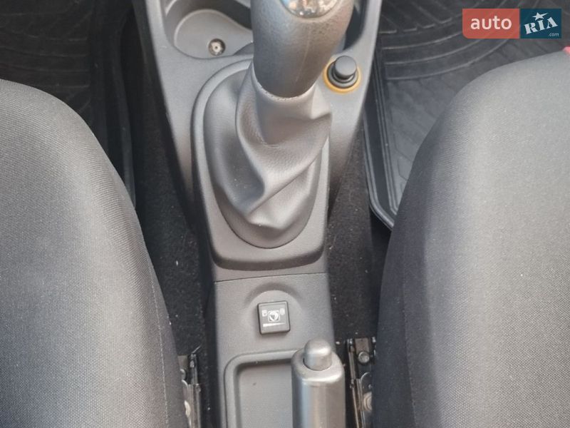 Хэтчбек Dacia Sandero 2010 в Миргороде